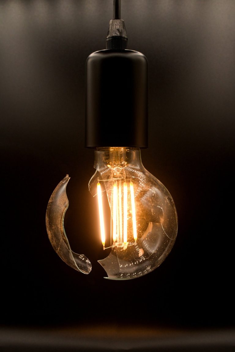 idea, lamp, lightbulb-5009454.jpg